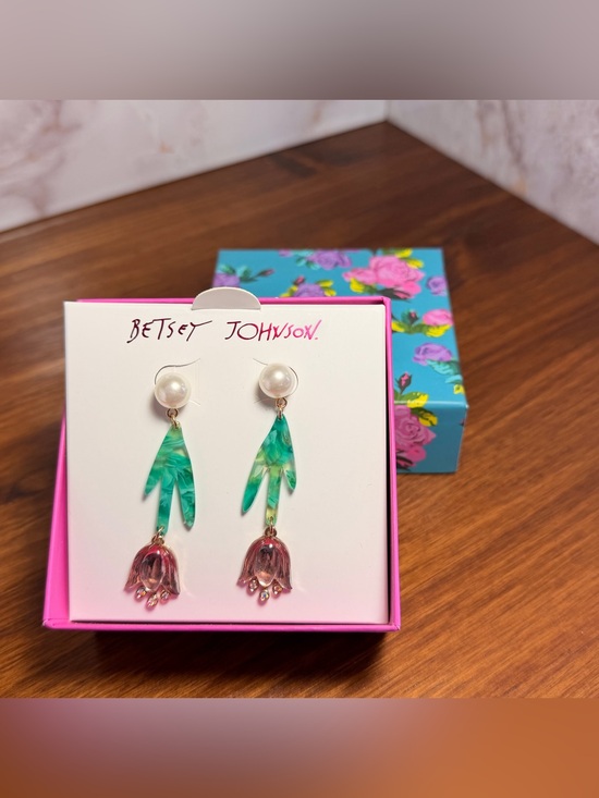 Betsey Johnson Jewelry - NWT Betsey Johnson Green & Pink Floral Dangle Earrings
